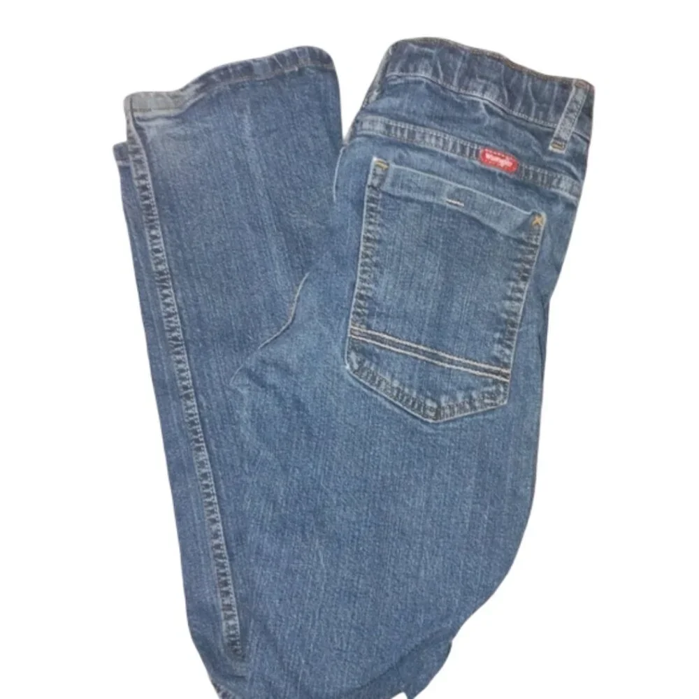 Wrangler Youth Boys Size 16 Classic Medium Blue Wash Straight Leg Denim Jeans
